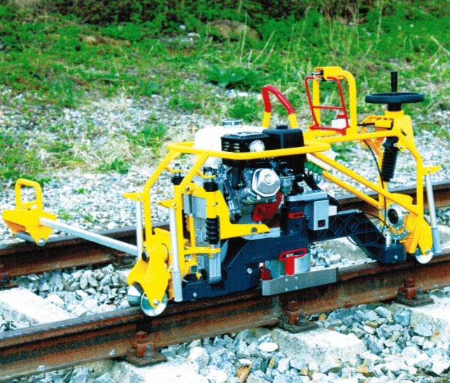 Máy mài biên dạng đầu ray